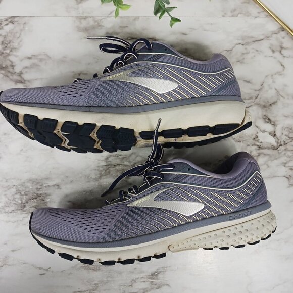 Brooks Ghost 12 Running Shoes Women size 11 Lavender Neutral Reflective - Picture 2 of 10